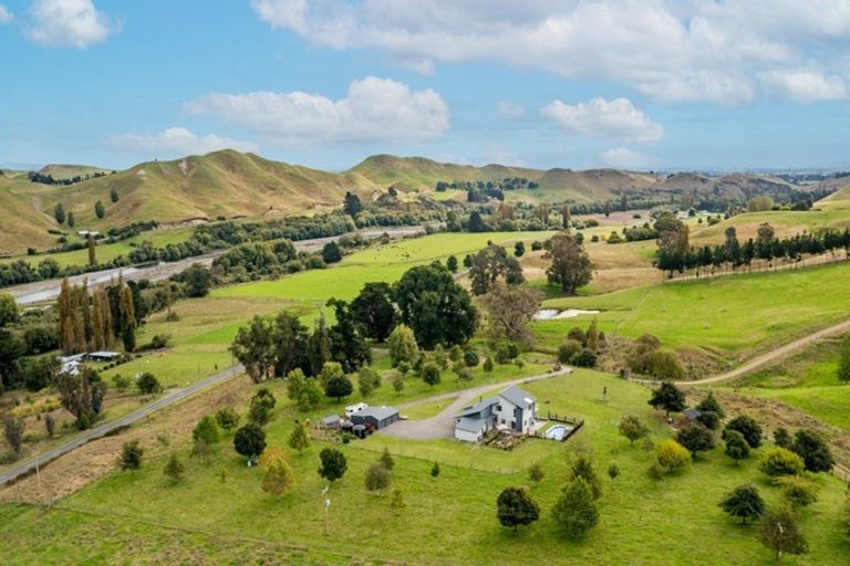 Photo of property in 180a Tikokino Road, Waipawa, 4273