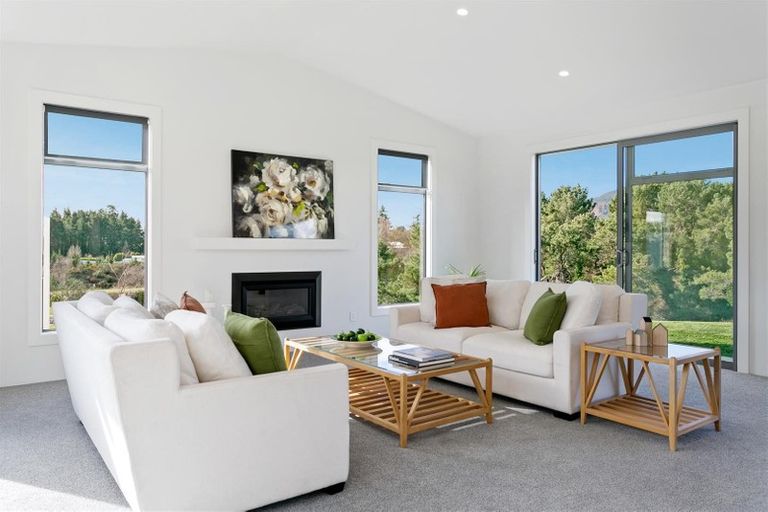 Photo of property in 47 Botanical Heights Drive, Waipahihi, Taupo, 3330