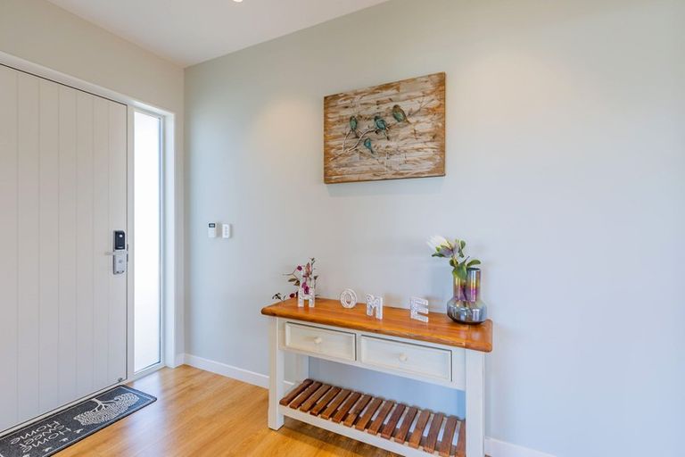 Photo of property in 26 Dida Park Drive, Kumeu, 0810