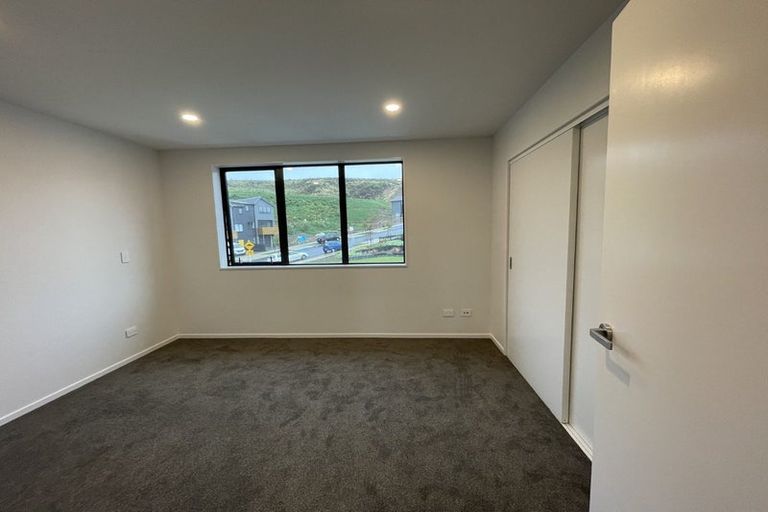 Photo of property in 10 Bee Lane, Whitby, Porirua, 5024