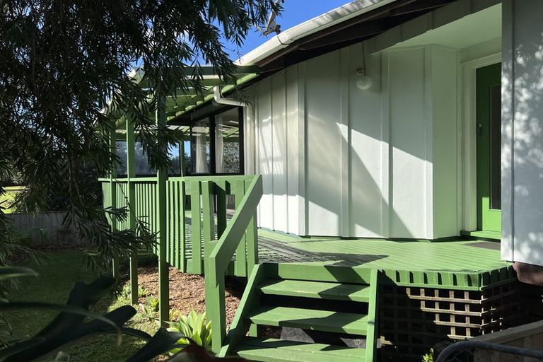 Photo of property in 16 Shearwater Street, One Tree Point, 0118