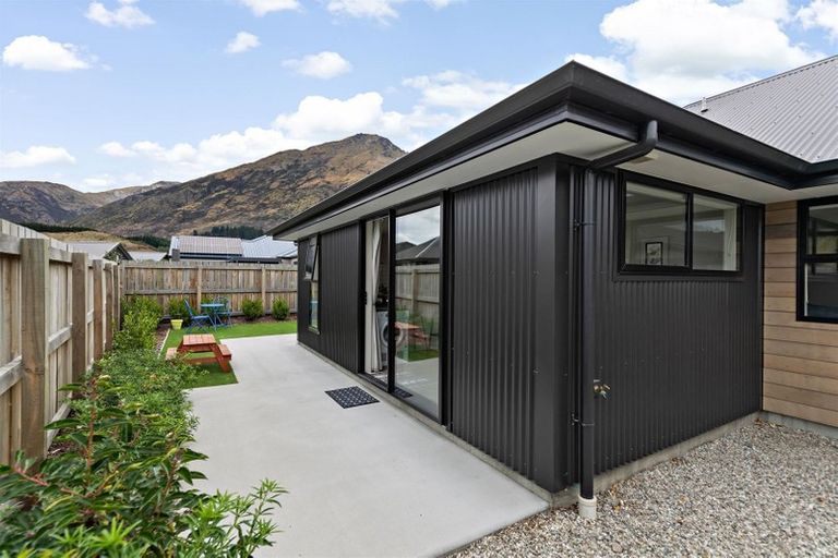 Photo of property in 14 Chadlington Way, Lower Shotover, Queenstown, 9304