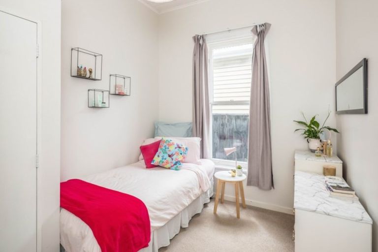 Photo of property in 47 Derwent Street, Island Bay, Wellington, 6023