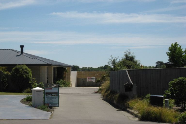 Photo of property in 12 Henridge Place, Avonhead, Christchurch, 8042