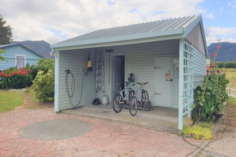 Photo of property in 70 Central Takaka Road, Takaka, 7183