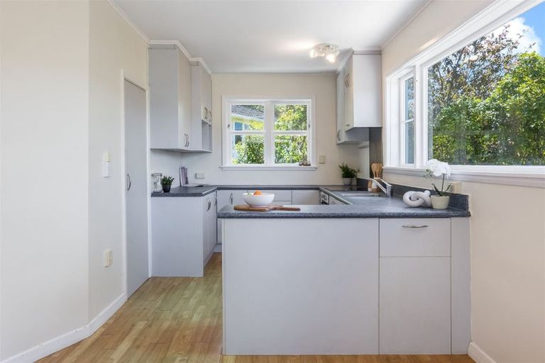 Photo of property in 9 Tainui Terrace, Tawa, Wellington, 5028