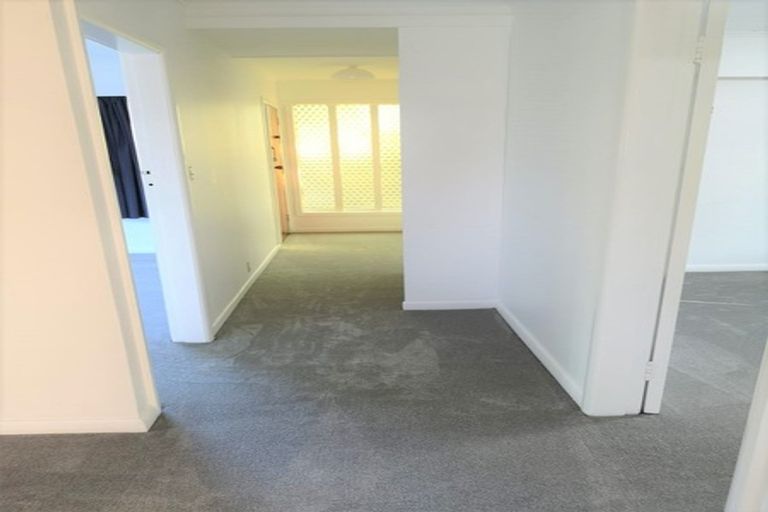 Photo of property in 4 Evans Road, Glen Eden, Auckland, 0602