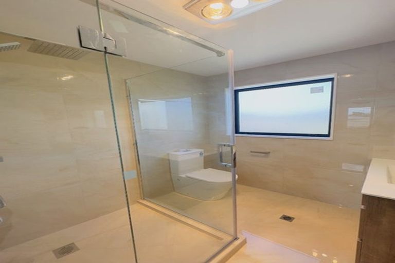 Photo of property in 20a Brentford Place, Manurewa, Auckland, 2102