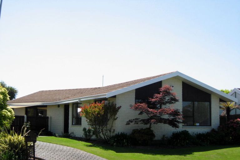 Photo of property in 84 Dunbarton Street, Redwood, Christchurch, 8051