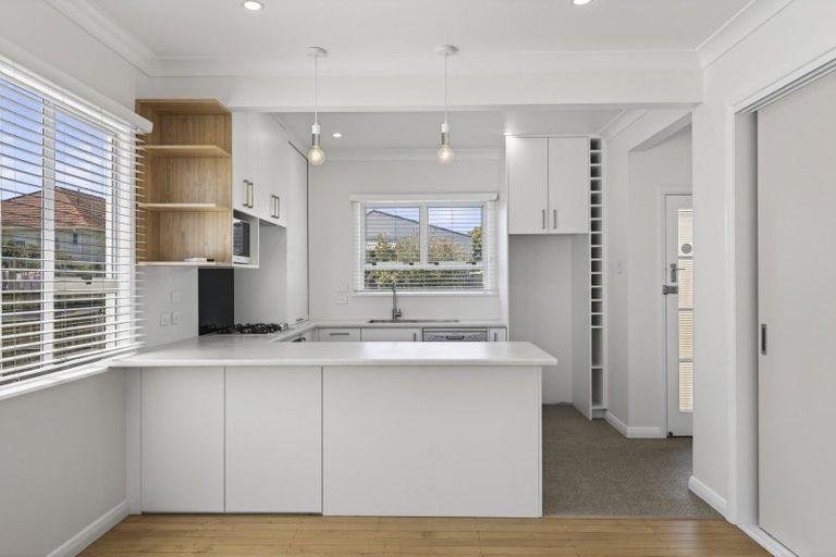 Photo of property in 25 Waimea Street, Westown, New Plymouth, 4310