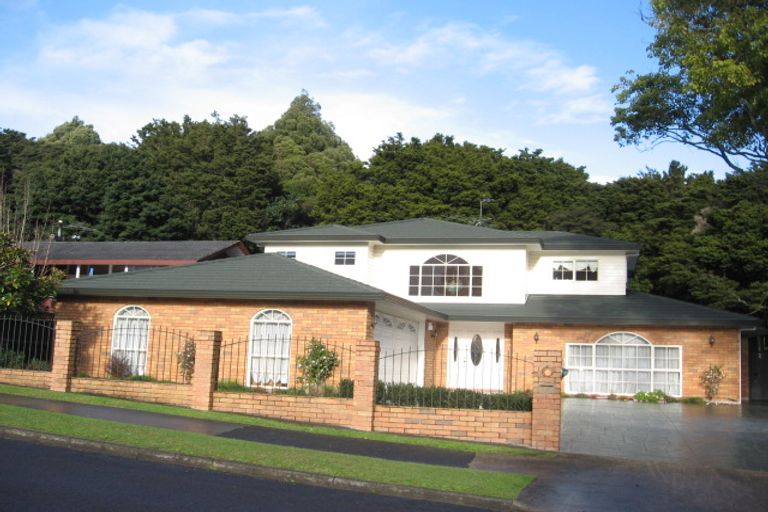 Photo of property in 25 Walpole Avenue, Hillpark, Auckland, 2102