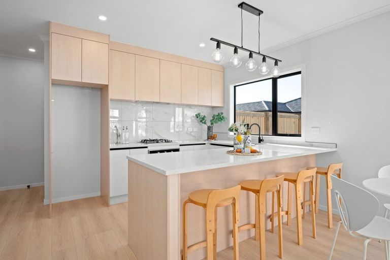 Photo of property in 7 Brough Place, St Andrews, Hamilton, 3200