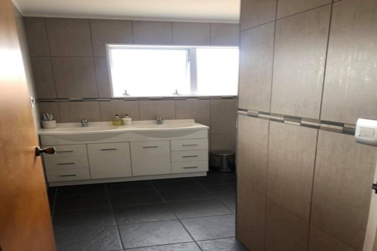 Photo of property in 160 Bartholomew Road, Levin, 5510