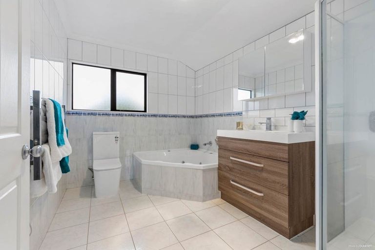 Photo of property in 29a Newington Road, Henderson, Auckland, 0612