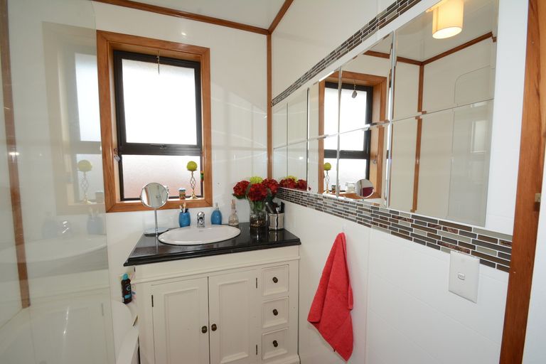 Photo of property in 296 Brockville Road, Brockville, Dunedin, 9011