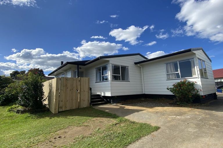 Photo of property in 37 Seaward Place, Wattle Downs, Auckland, 2103