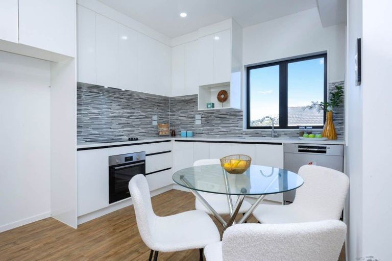 Photo of property in 21d Parker Avenue, New Lynn, Auckland, 0600