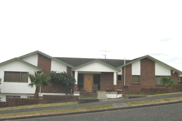 Photo of property in 1 Chedworth Drive, Glenfield, Auckland, 0629