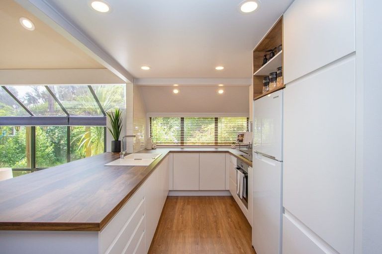 Photo of property in 4 Libra Place, Kawaha Point, Rotorua, 3010