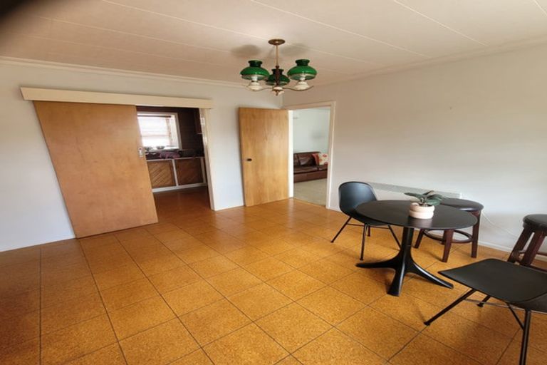 Photo of property in 16 Freebairn Street, Redwood, Christchurch, 8051