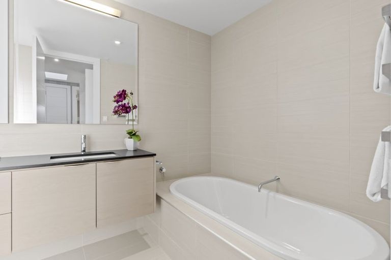 Photo of property in 2 Taramea Lane, Arrowtown, 9371