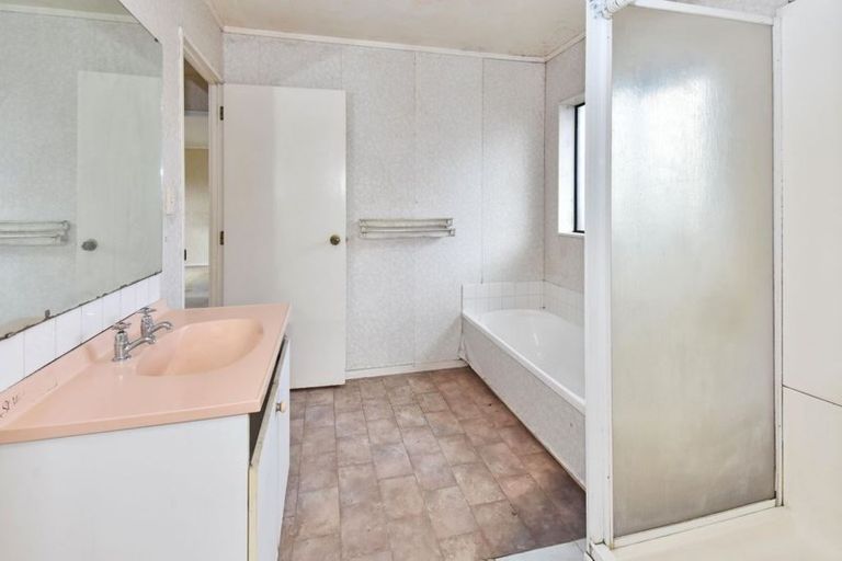 Photo of property in 27 Horlicks Place, Randwick Park, Auckland, 2105