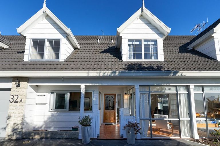 Photo of property in 32a Roslyn Road, Bluff Hill, Napier, 4110