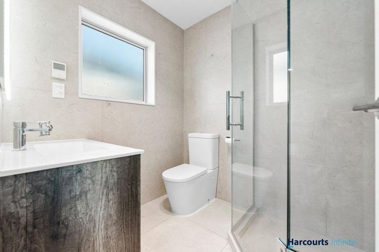 Photo of property in 25a Larnoch Road, Henderson, Auckland, 0610