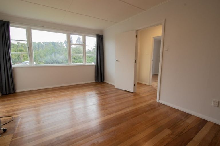 Photo of property in 211 Cambridge Terrace, Naenae, Lower Hutt, 5011