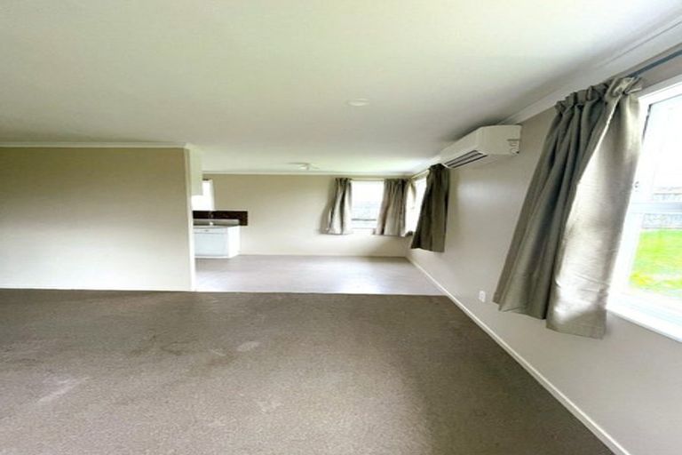 Photo of property in 76 Fitzwater Place, Henderson, Auckland, 0612