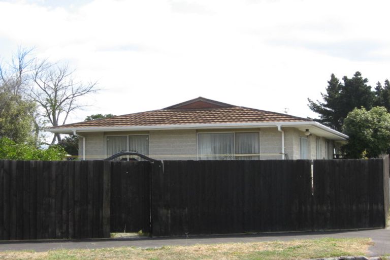 Photo of property in 1/17 Tamarisk Place, Parklands, Christchurch, 8083