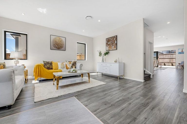 Photo of property in 54 Drumbuoy Drive, Flat Bush, Auckland, 2019