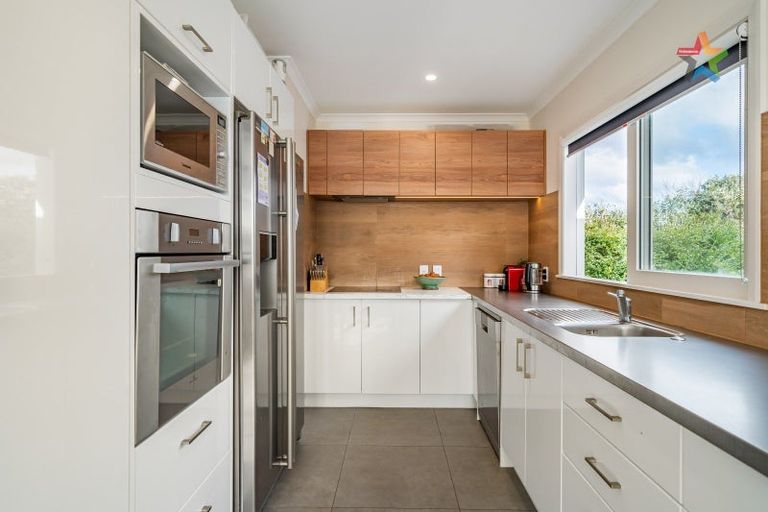 Photo of property in 2 Strand Crescent, Naenae, Lower Hutt, 5011