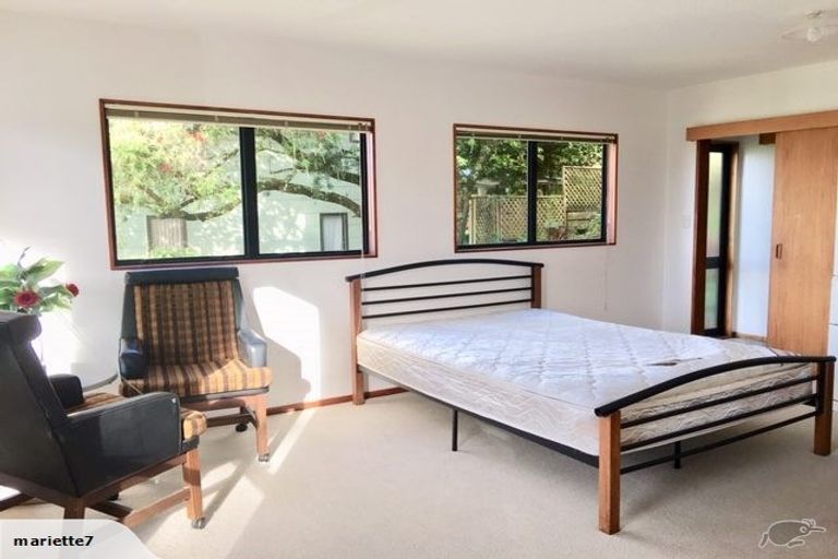 Photo of property in 1/29 Oaktree Avenue, Browns Bay, Auckland, 0630