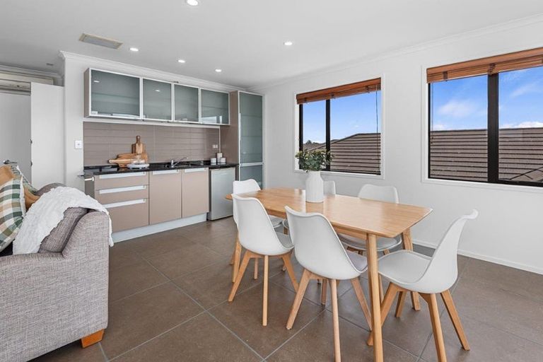 Photo of property in 38 Key West Drive, One Tree Point, 0118