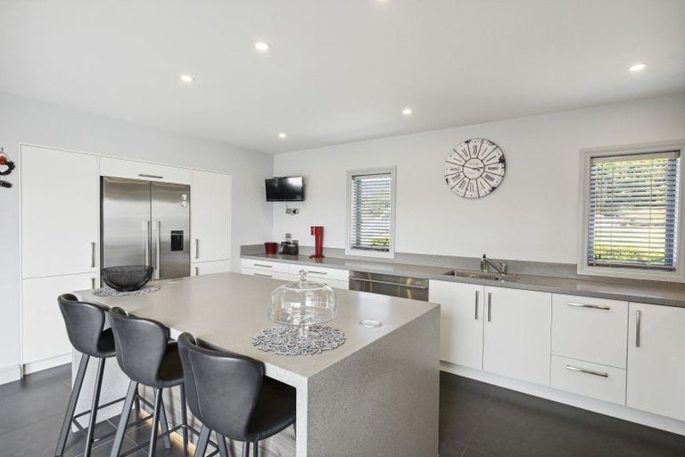 Photo of property in 71 Endeavour Drive, Whitby, Porirua, 5024