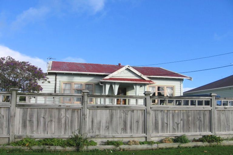 Photo of property in 8 Douglas Street, Waiwhetu, Lower Hutt, 5010
