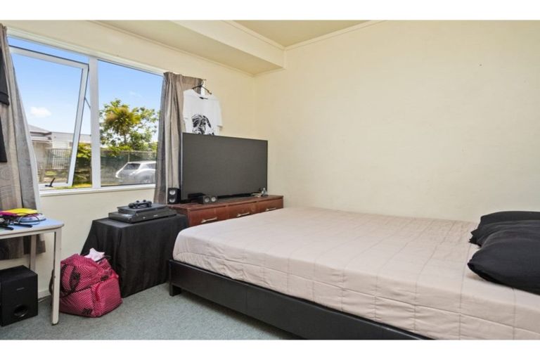 Photo of property in 104a Collingwood Road, Waiuku, 2123