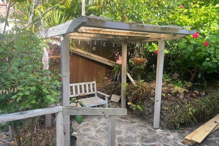 Photo of property in 2/6 Philson Terrace, Browns Bay, Auckland, 0630