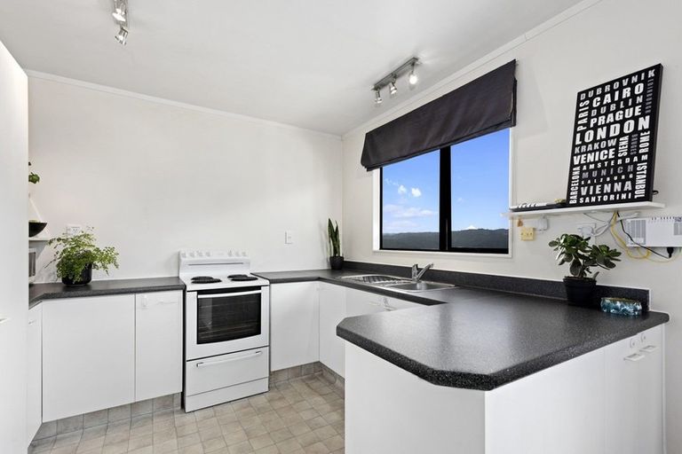 Photo of property in 59 Pokohiwi Road, Normandale, Lower Hutt, 5010