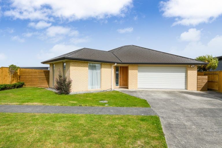 Photo of property in 98 Rosalie Terrace, Kelvin Grove, Palmerston North, 4414