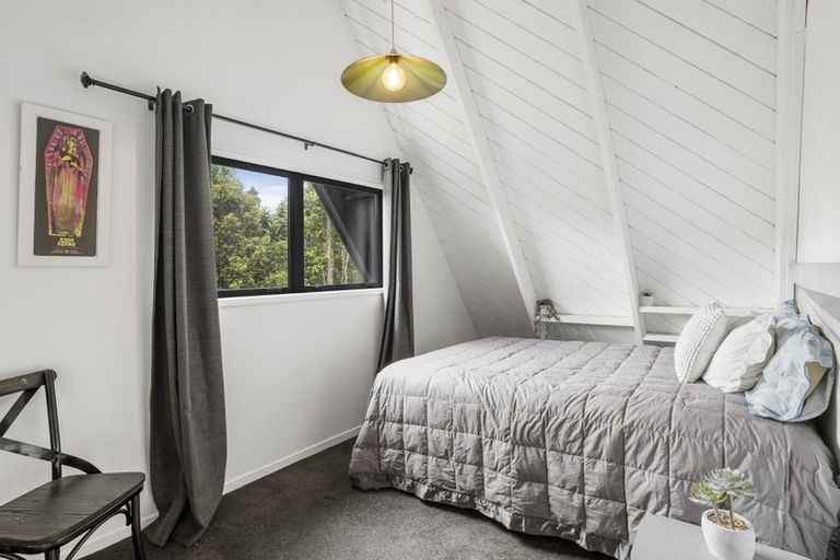 Photo of property in 43 Phillip Avenue, Glen Eden, Auckland, 0602