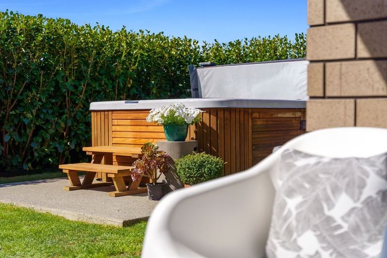 Photo of property in 53 Waipunahau Road, Waikanae, 5036