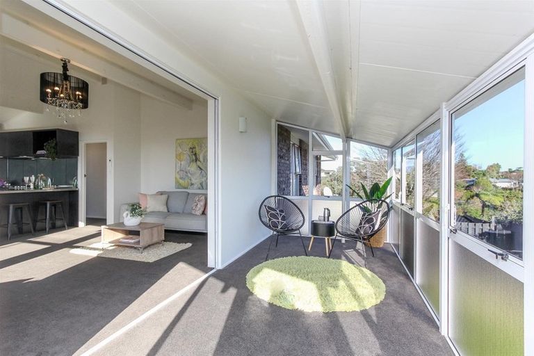 Photo of property in 22 Nevada Drive, Merrilands, New Plymouth, 4312