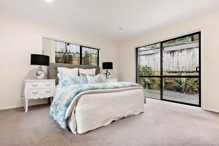 Photo of property in 62b Hogarth Rise, West Harbour, Auckland, 0618