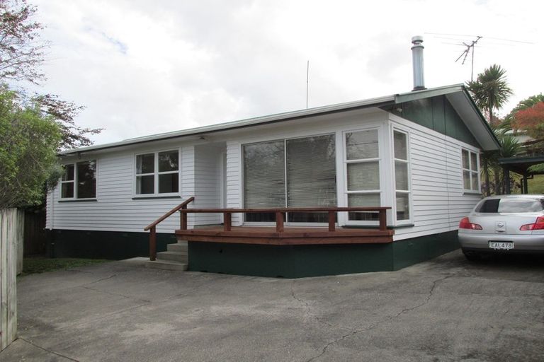 Photo of property in 19a Atkinson Road, Titirangi, Auckland, 0604