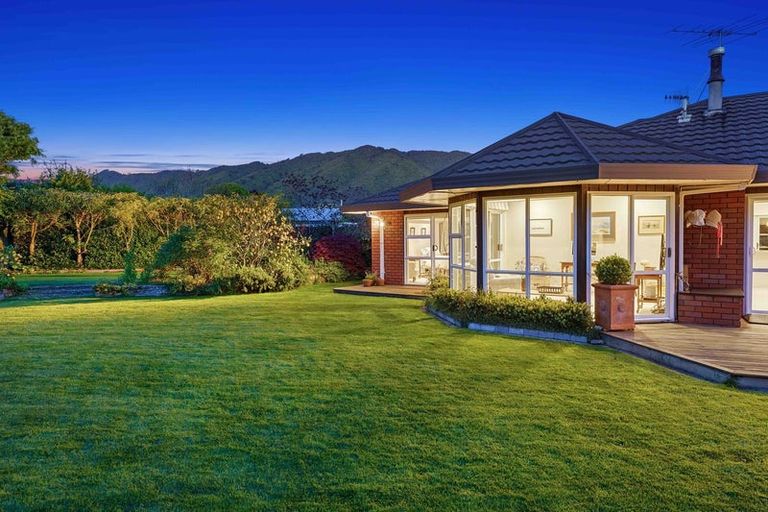 Photo of property in 9a Karaka Grove, Waikanae, 5036