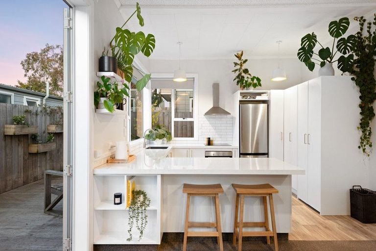 Photo of property in 15 West Avenue, Saint Clair, Dunedin, 9012