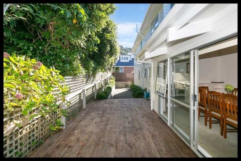 Photo of property in 19a Woodmancote Road, Khandallah, Wellington, 6035