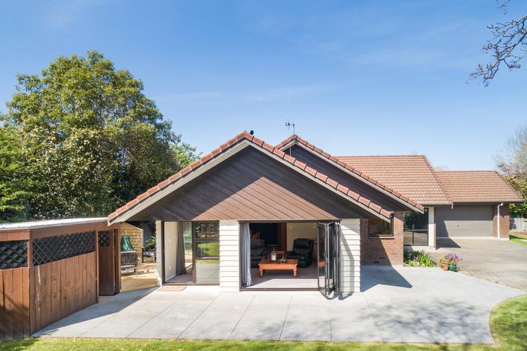 Photo of property in 15 Ashburn Lane, Awapuni, Palmerston North, 4412